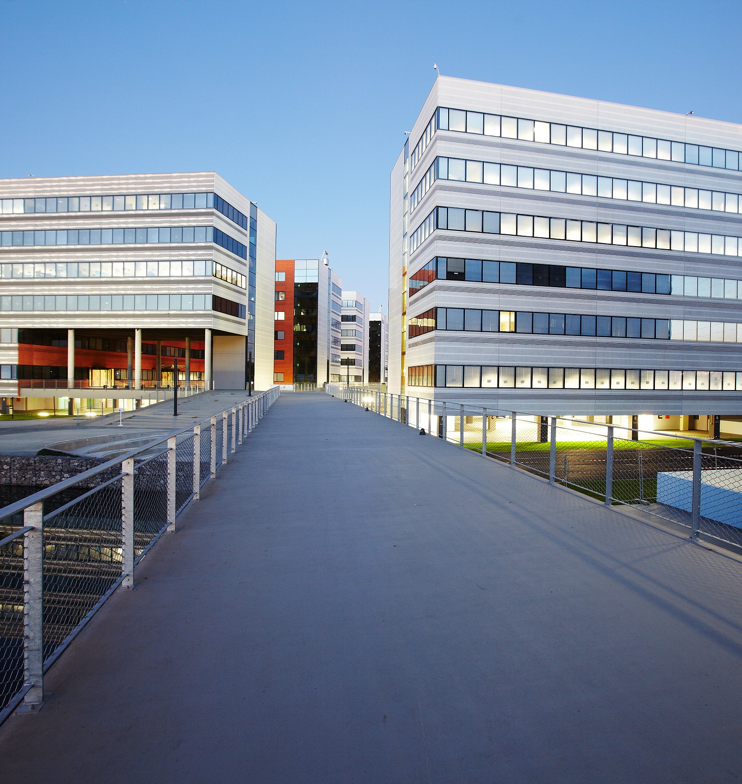 AG Real Estate France verkoopt haar laatste aandelen in Campus Cristal aan EDF Invest