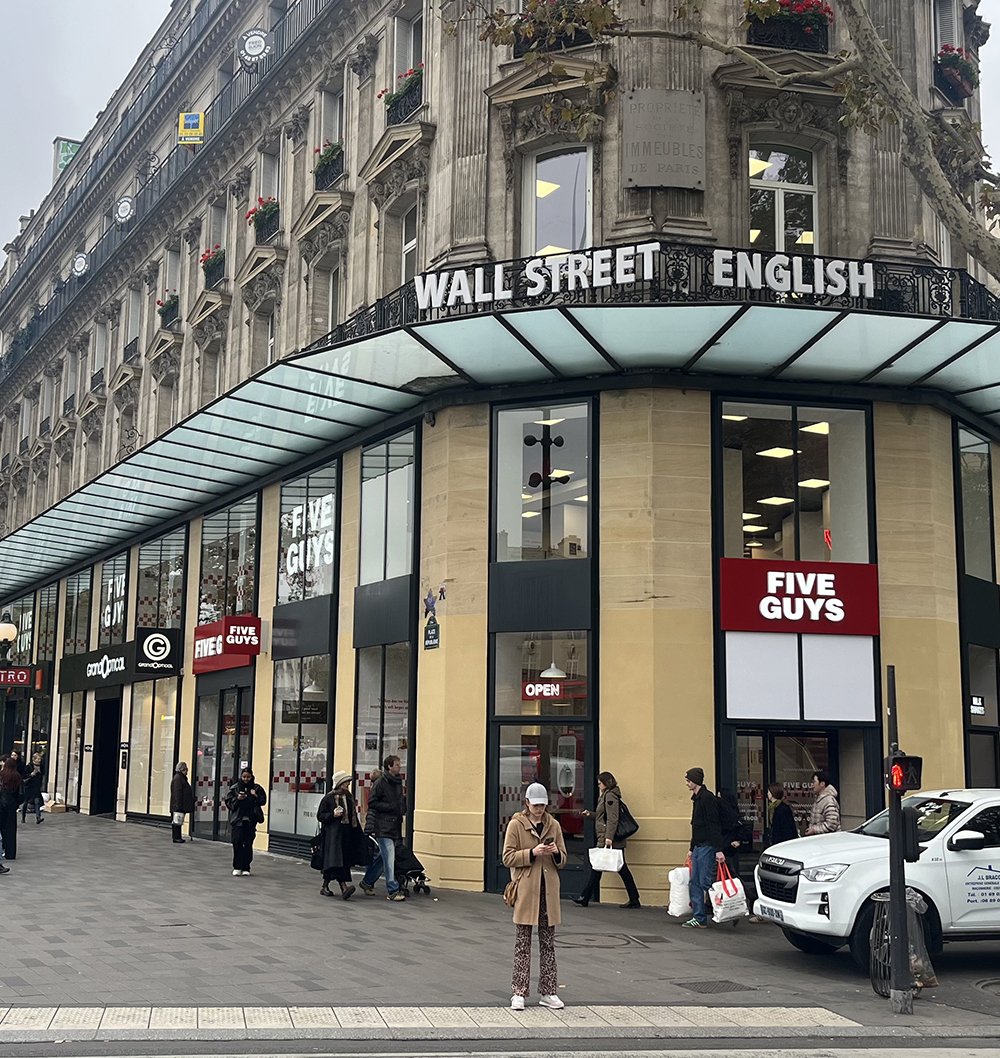 AG Real Estate France signs a lease with Five Guys France for its asset located at 13 Place de la République in the 3rd arrondissement of Paris.